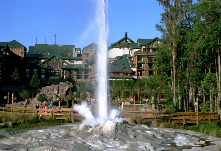 Themed Hotels in Disney World. Wilderness Lodge 3