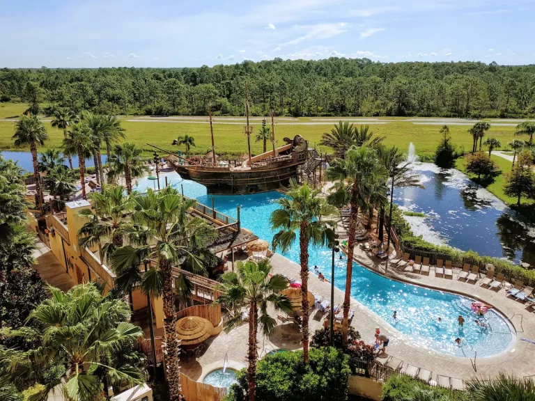 Themed-Hotels-in-Orlando.-Lake-Buena-Vista-768x576 (1)