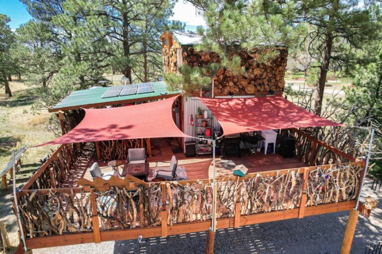 Treehouse cabin in Colorado Magic 1
