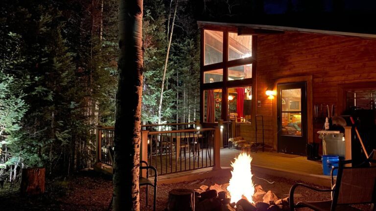 Treehouse cabin in Colorado The Ultimate TREEHOUSE1