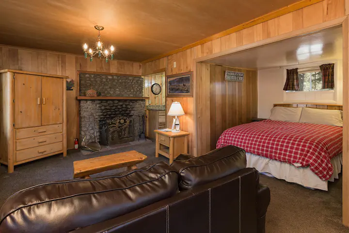 Treehouse cabin in Colorado Tree House Cabin2