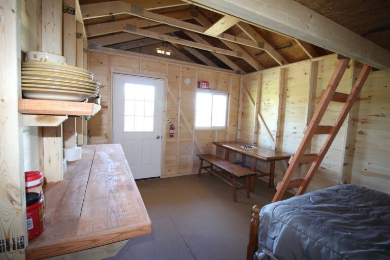 Treehouse cabin in Den Den Cabin2