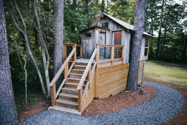 Treehouse cabin in Georgia Pine Meadows