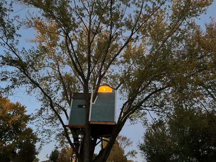 Treehouse cabin in Iowa