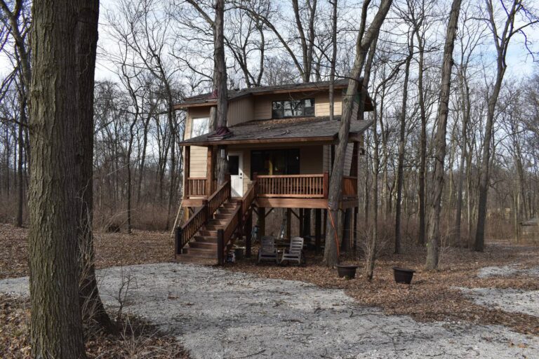 Treehouse in Missouri Day Spas Penthouse