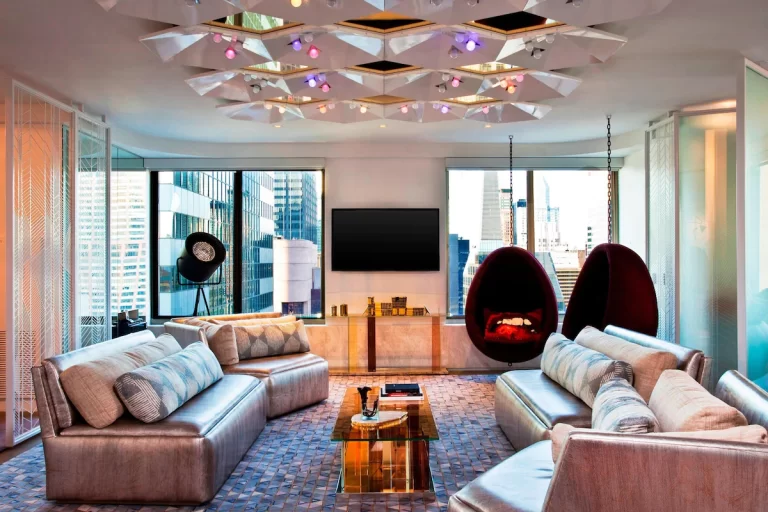 W New York Times Square Suite's Living area