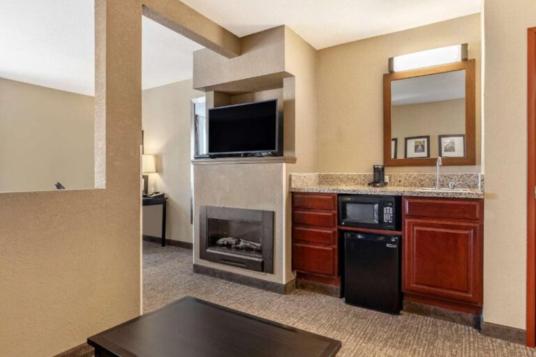 comfort inn & suites king suite with spa bath 2