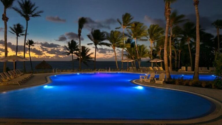 florida romantic getaways at Amara Cay Resort