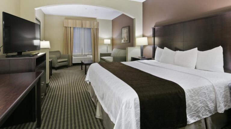 romantic getaways at Best Western Plus Port of Camas in vancouver