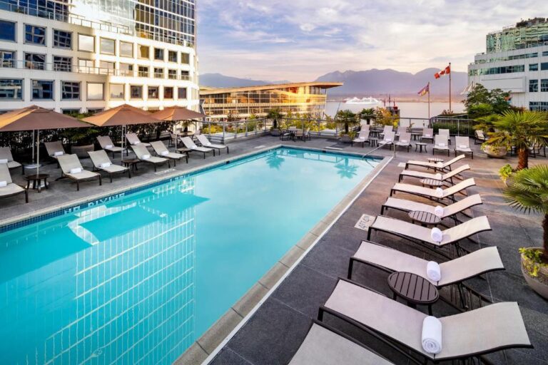 romantic getaways at Fairmont Waterfront in vancouver