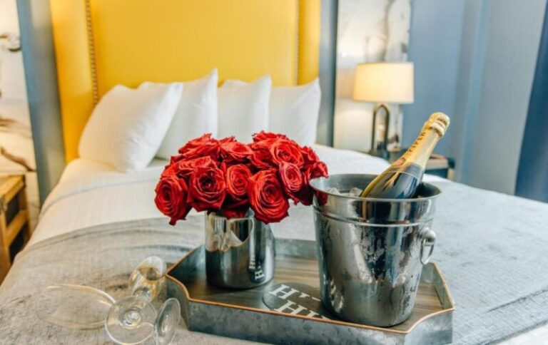 romantic getaways at Hollander Hotel in florida