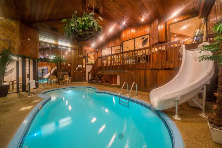 romantic getaways at Sybaris Pool Suites in wiscosin