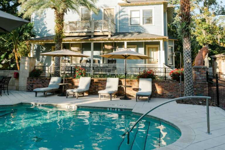 romantic getaways at The Collector Inn in florida