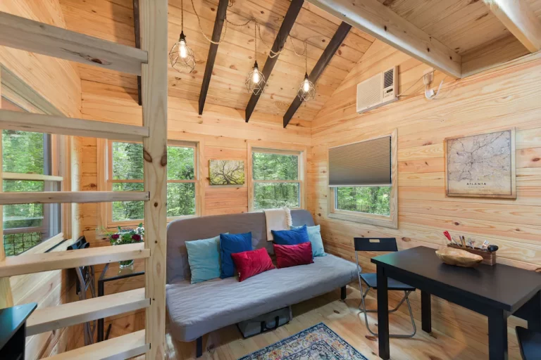 treehouse cabin in atlanta Oasis Treehouse Atlanta1