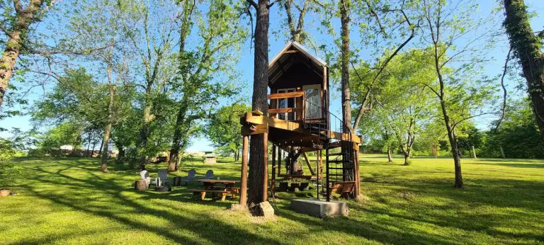 treehouse cabin in atlanta Riverfront TreeHouse