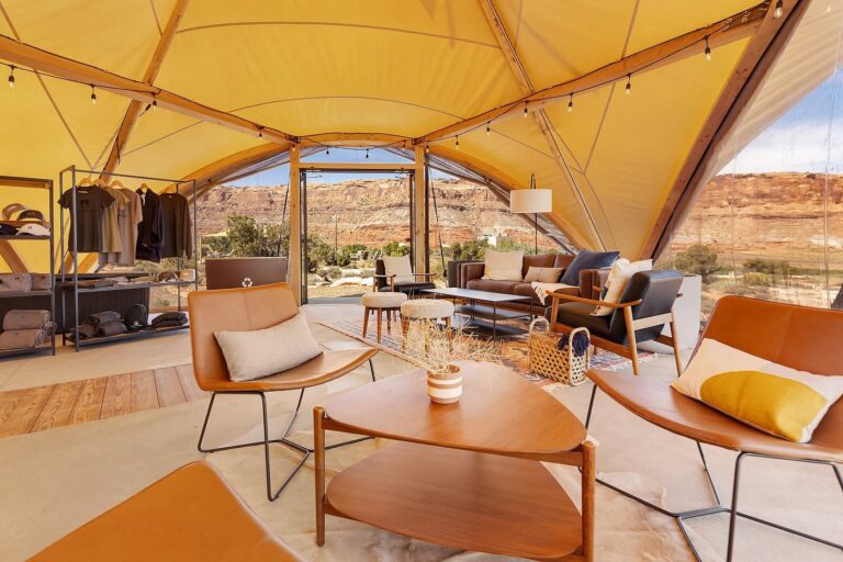 utah theme hotel-under canvas moab