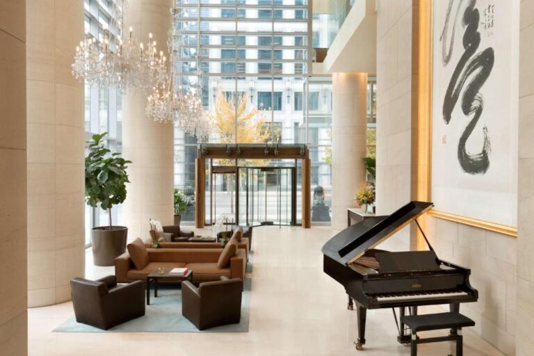 vancouver romantic getaways at Shangri-La