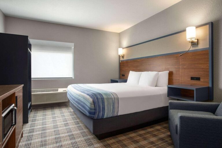 AmericInn by Wyndham Branson & Conference Center with indoor pool in branson 2