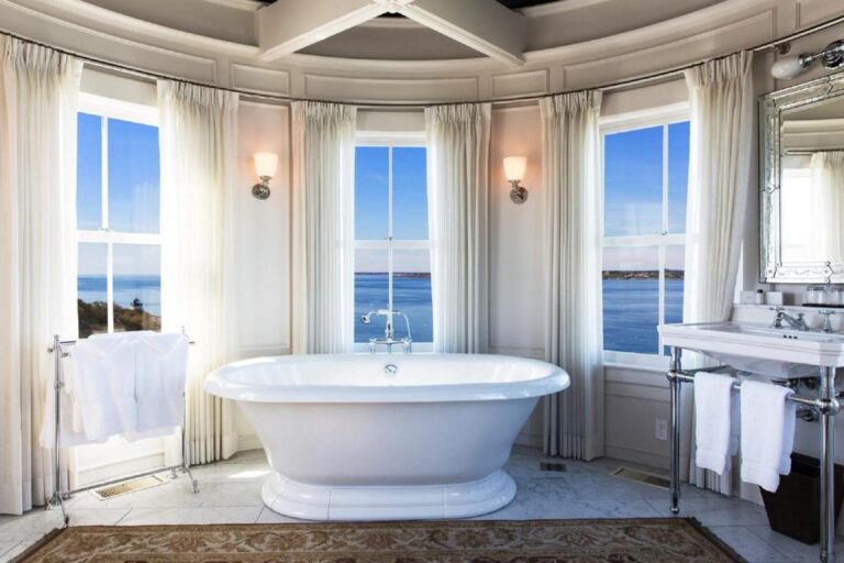 Anniversary Hotels in USA. Castle Hall Inn. 6