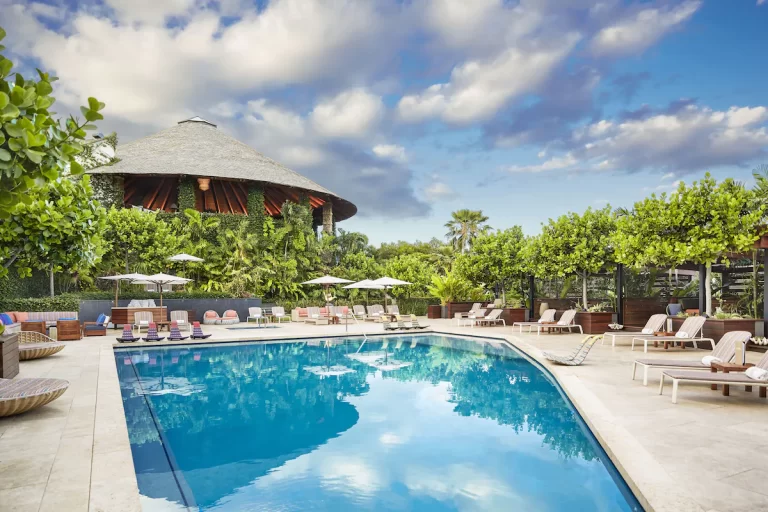 Anniversary Hotels in USA. Hotel Wailea