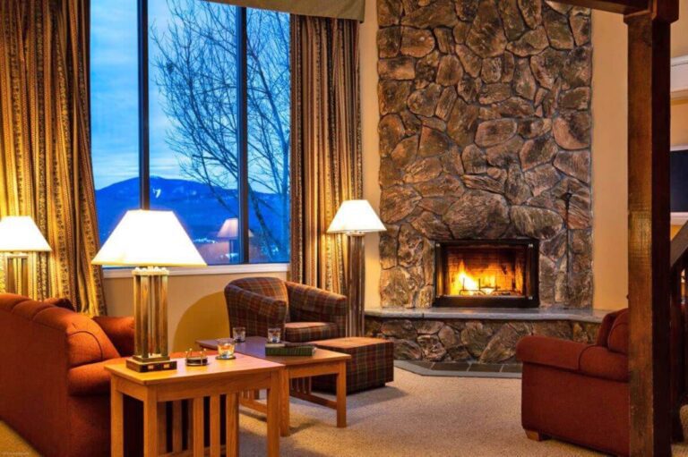 Anniversary Hotels in USA. Lake Placid Lodge