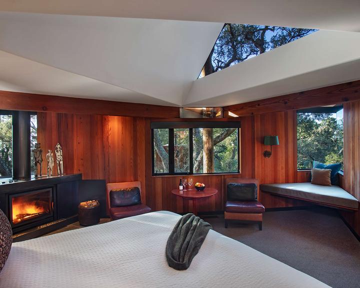 Anniversary Hotels in USA. Post Ranch Inn. 3