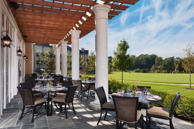 Anniversary Hotels in USA. Salamander Resort 5