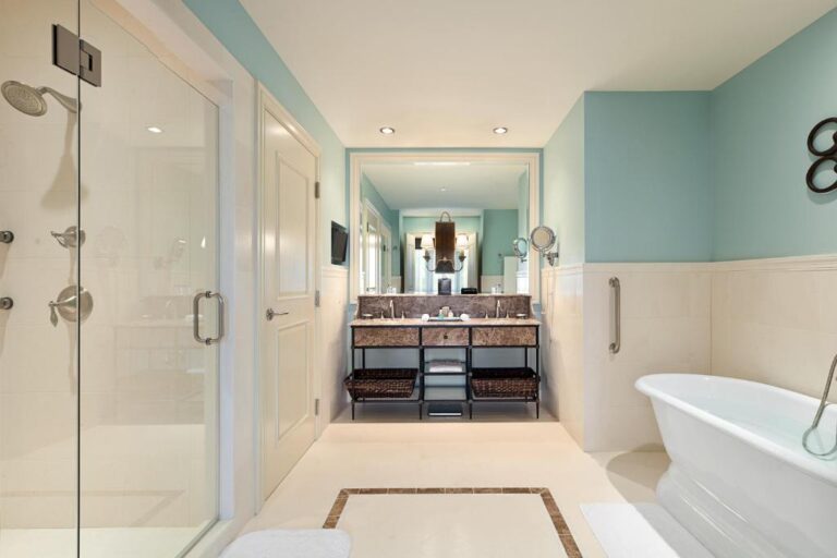 Anniversary Hotels in USA. Salamander Resort 7