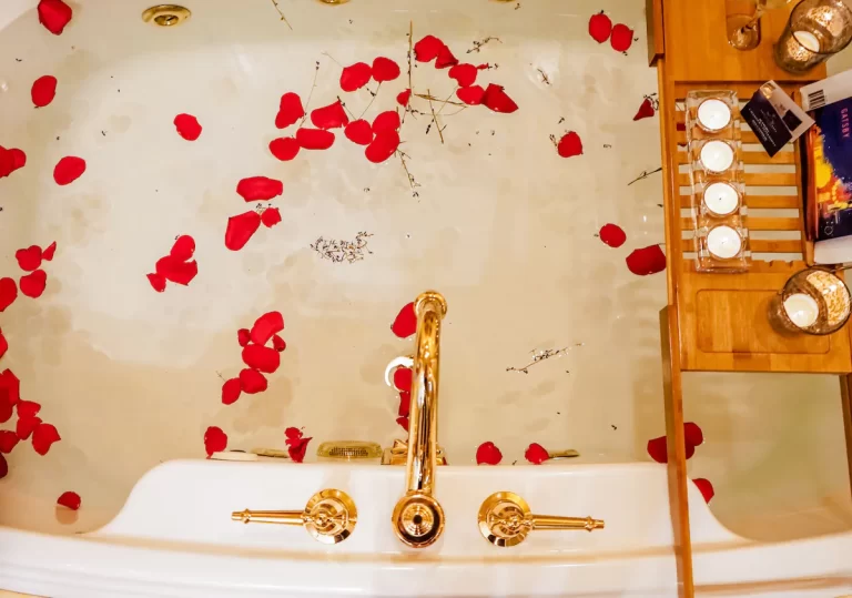 Anniversary Hotels in USA. The Chanler at Cliff Walk. 4