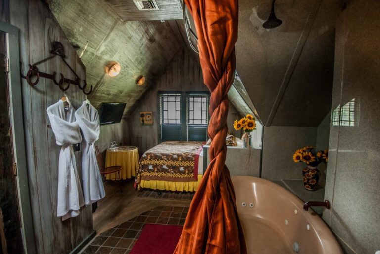 Anniversary Inn - South Temple honeymoon suites in salt lake city