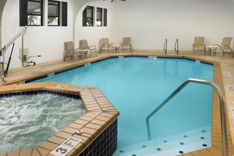 Best Western Alamo Suites Downtown with indoor pool in san antonio