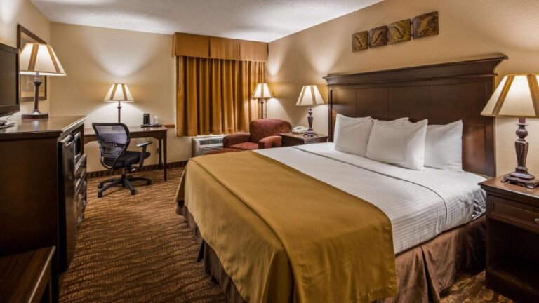 Best Western Center Pointe Inn with indoor pool in branson 2
