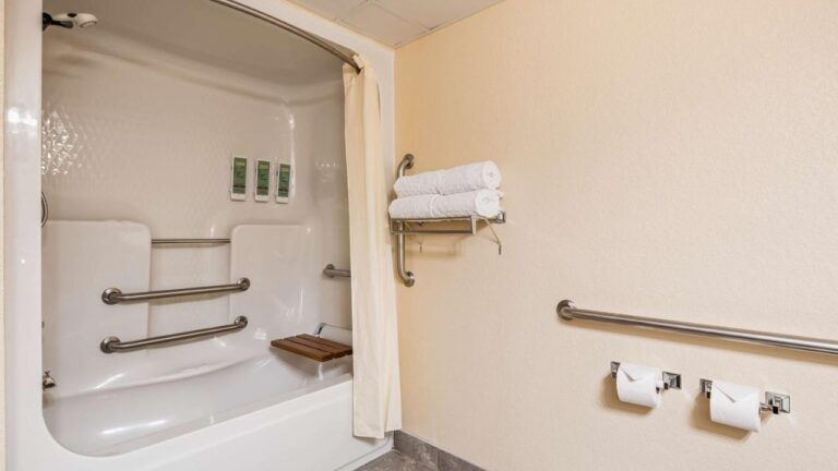 Best Western Center Pointe Inn with indoor pool in branson 5