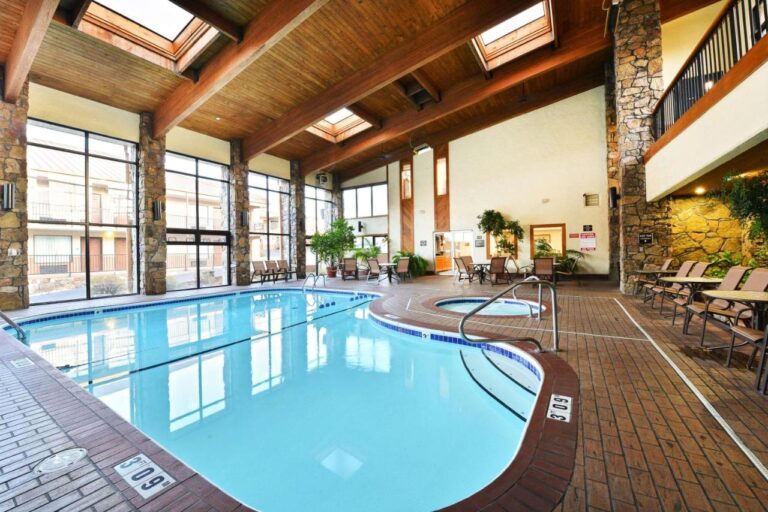 Best Western Center Pointe Inn with indoor pool in branson