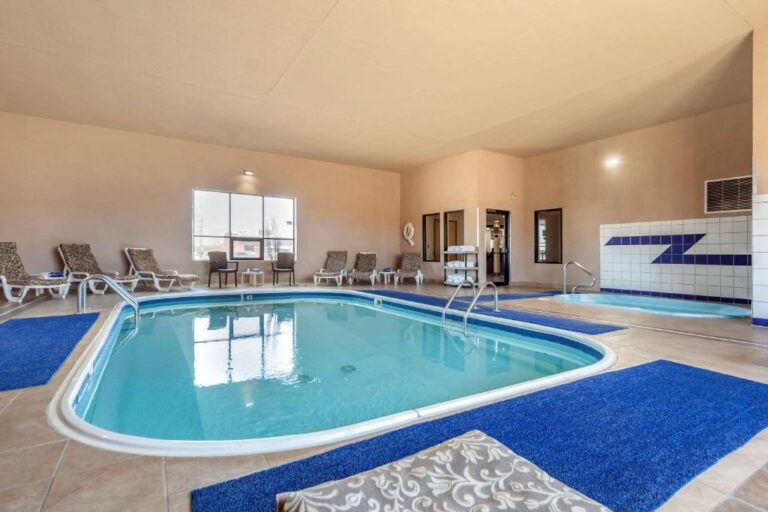 Comfort Inn Grand Island North - Pool Area with Hot Tub