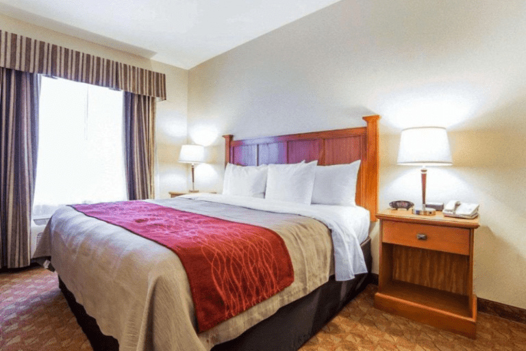 Comfort Inn & Suites 3