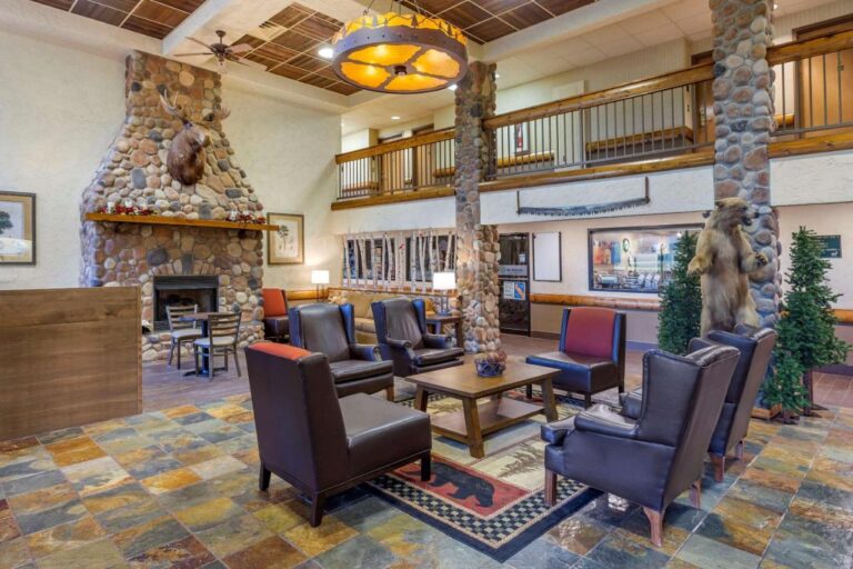 Comfort Inn & Suites Branson Meadows with indoor pool in branson 2