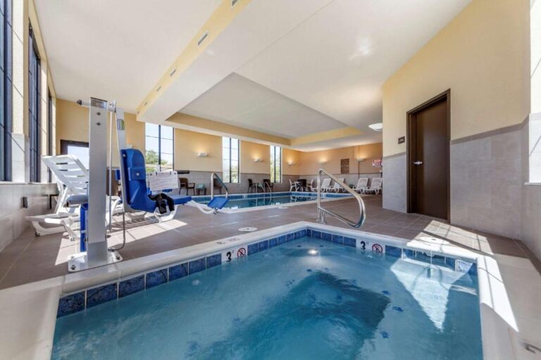 Comfort Suites Grand Island - Indoor Pool Area with Hot Tub