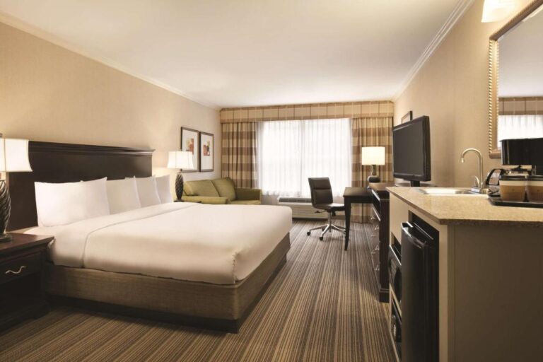 Country Inn & Suites by Radisson Atlanta Airport North GA with indoor pool in atlanta 34