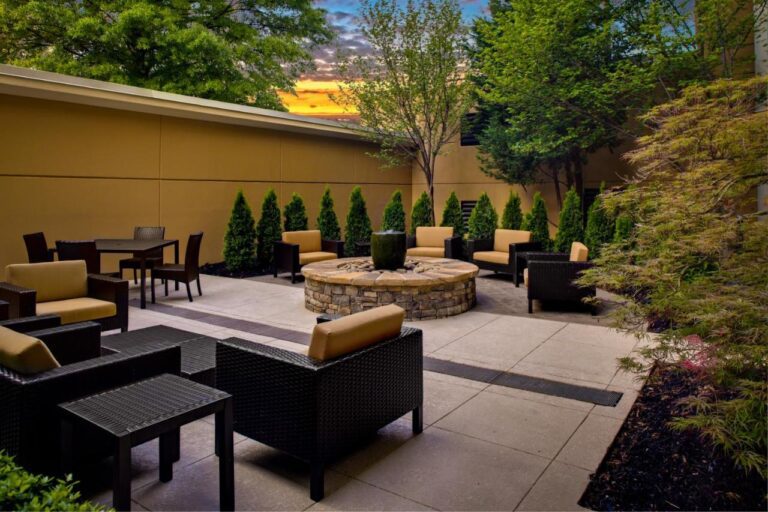 Courtyard by Marriott Atlanta Buckhead with indoor pool in atlanta 3