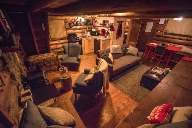 Cozy Log Cabin in NH 2