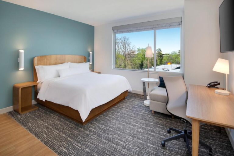 Element Atlanta Buckhead with indoor pool in atlanta 2