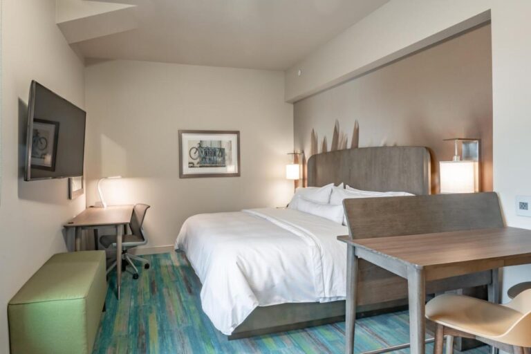 Element Dallas Downtown East with indoor pool in dallas 2