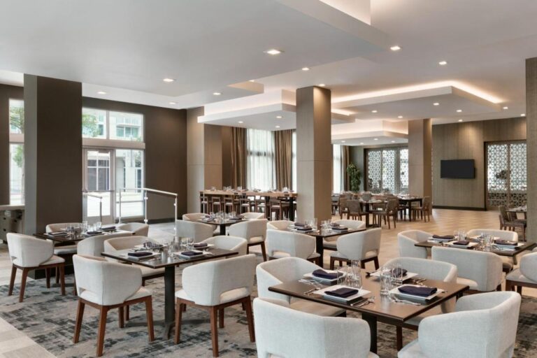 Embassy Suites by Hilton Atlanta Midtown with indoor pool in atlanta 3