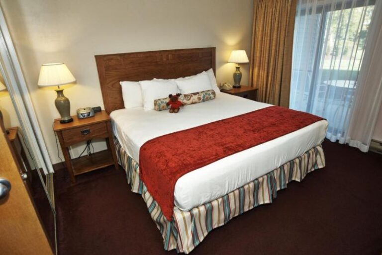 Fireside Inn & Suites Gilford - Suite with Mountain View