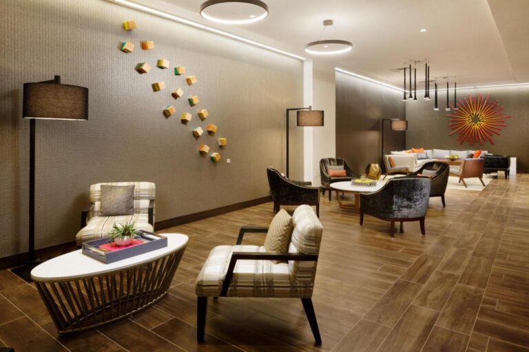 Hampton Inn & Suites Dallas Downtown with indoor pool in dallas 2