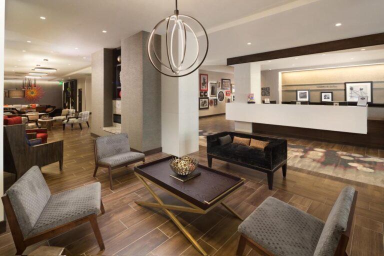 Hampton Inn & Suites Dallas Downtown with indoor pool in dallas 6