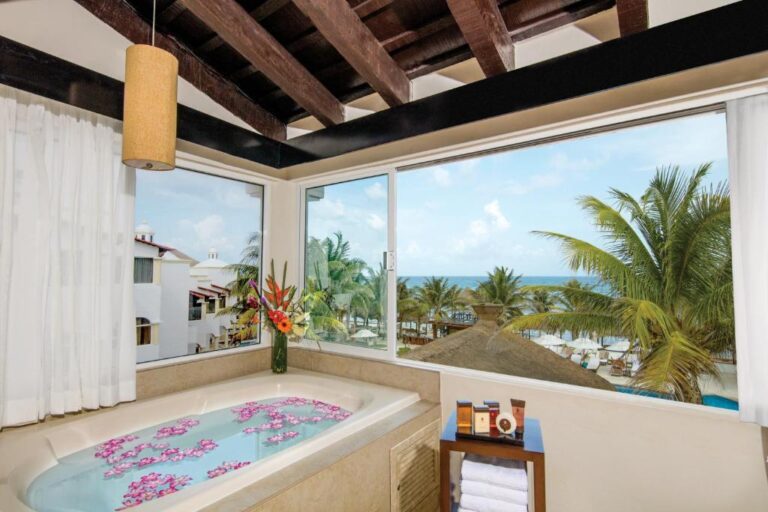 Hidden Beach Resort Au Naturel suite with spa bath in mexico