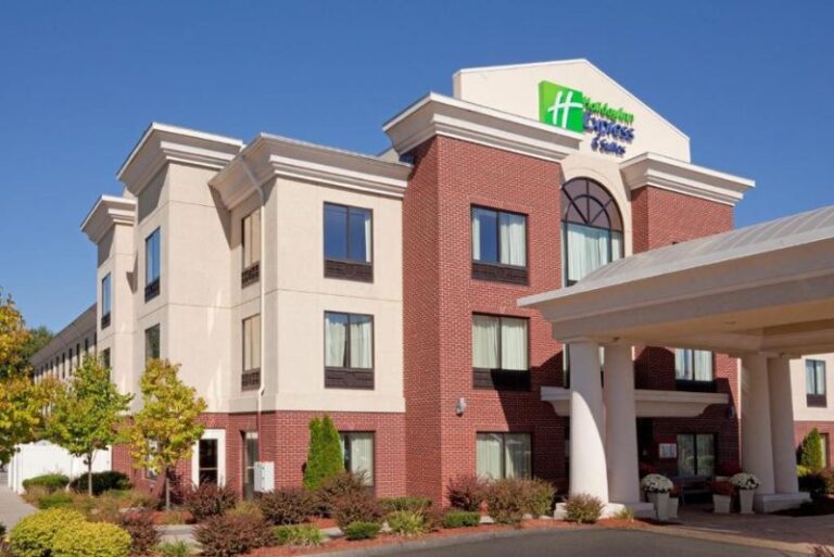 Holiday Inn Express Hotel & Suites Manchester