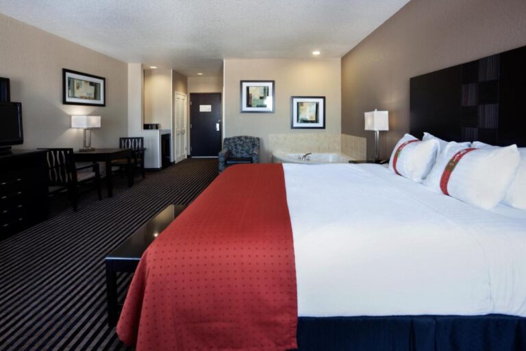 Holiday Inn San Antonio North Stone Oak Area an IHG Hotel with indoor pool in san antonio 2